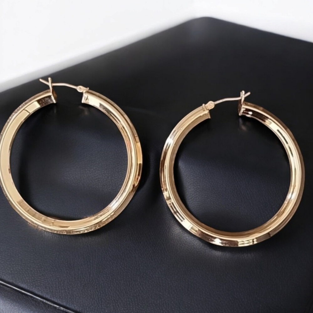 GUESS Large Gold Hoops Hoop Earrings 2" Hip Hop Y2K Vibe Polished - Picture 5 of 11